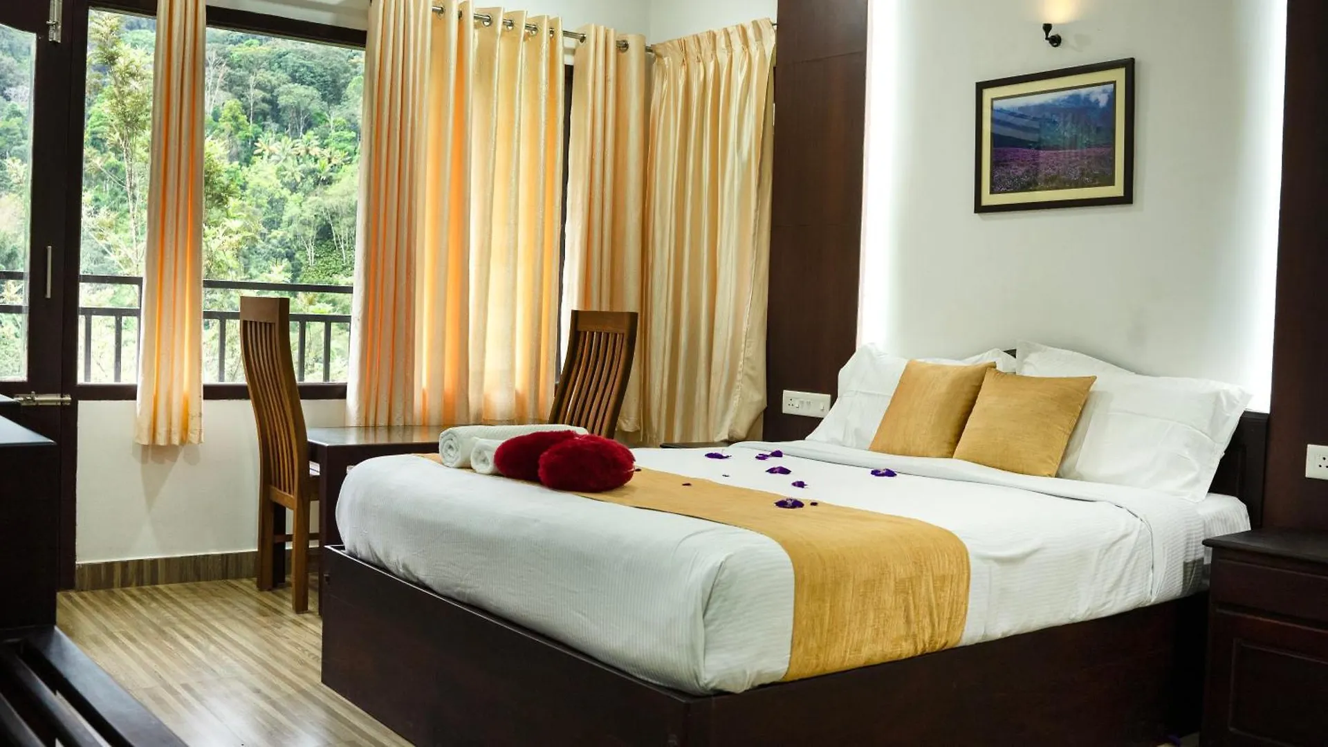 Отель The Cascade Munnar Anachal 3*,